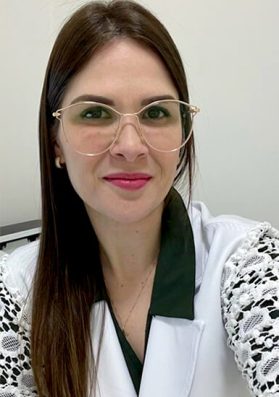 Dra. Aline Teixeira Leal